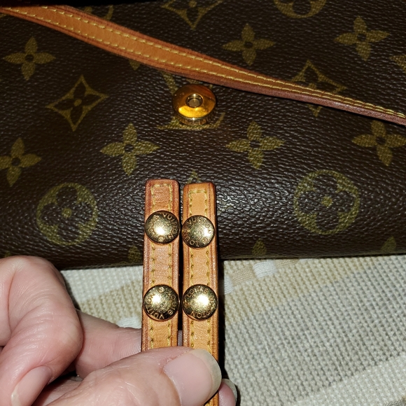 LOUIS VUITTON TWIN GM - Picture 12 of 13